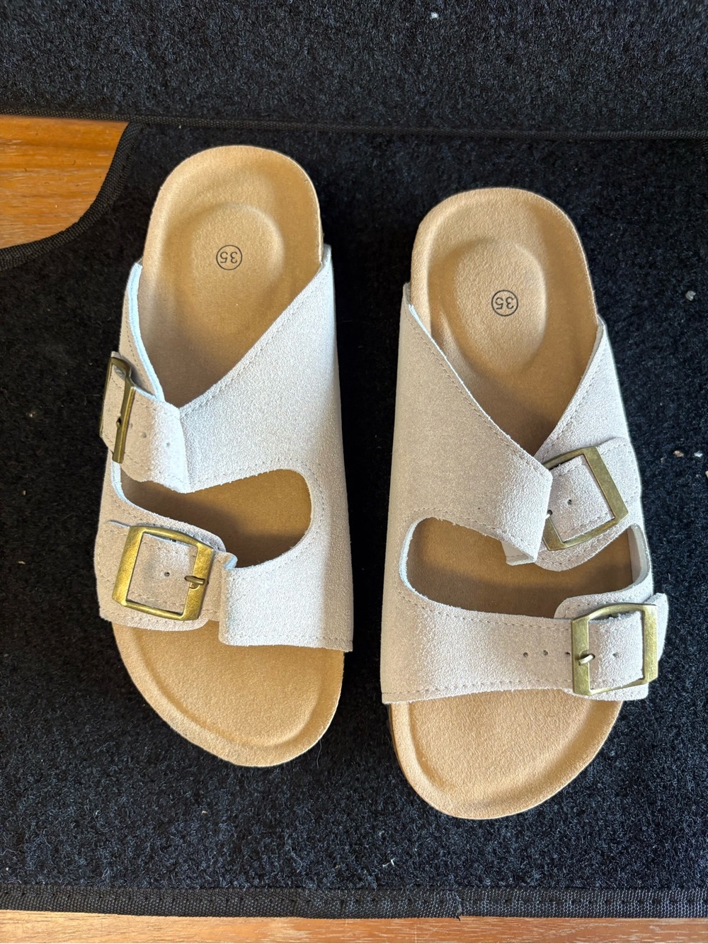 🤍 Neutral Double Buckle Comfort Sandals Women’s Size 5 NWOT 🤍